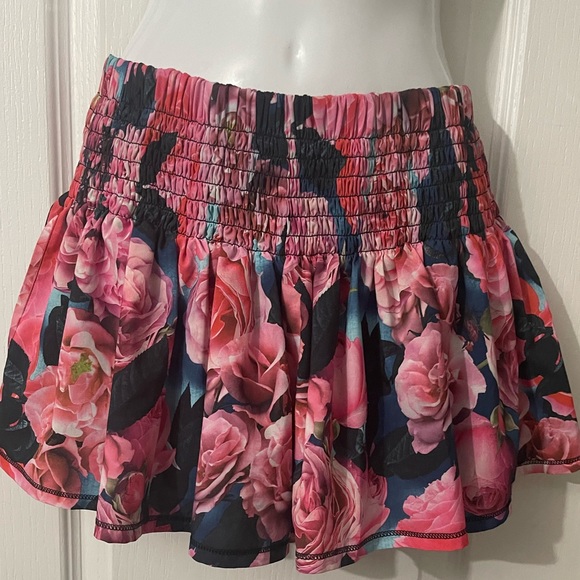 Lululemon floral shorts with built in tight black shorts. Ladies size 4. EUC - Picture 2 of 13